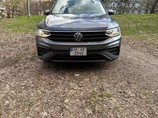 Volkswagen Tiguan
                          2001г. в рассрочку