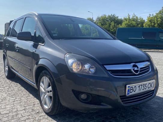 Opel Zafira                          2009г. в рассрочку