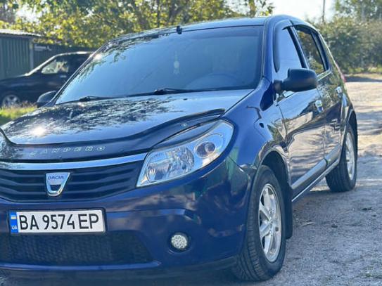 Dacia Sandero 2009г. в рассрочку