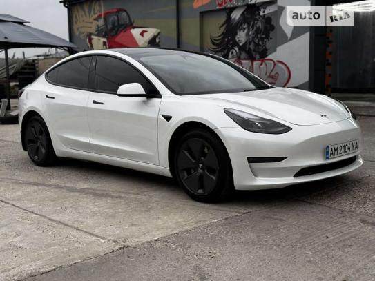 Tesla Model 3 2022р. у розстрочку