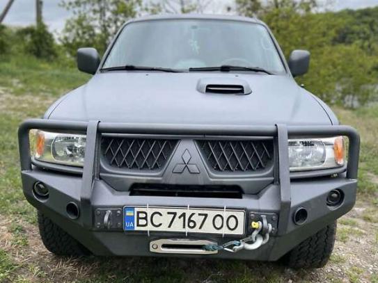 Mitsubishi Pajero sport                    2005г. в рассрочку