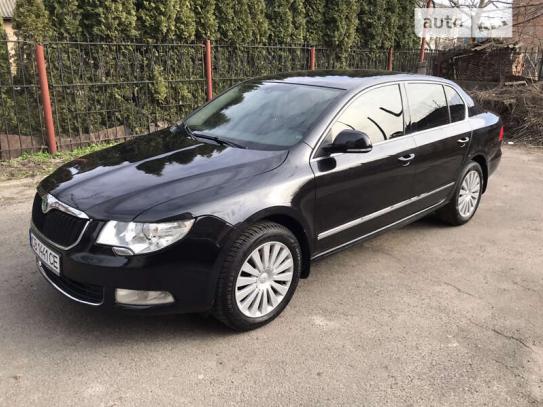 Skoda Superb                          2011г. в рассрочку