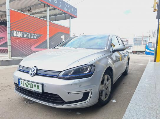 Volkswagen E-golf
                          2016г. в рассрочку