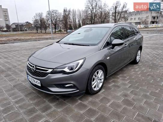 Opel Astra 2018р. у розстрочку