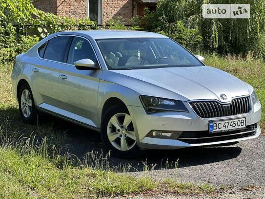 Skoda Superb 2016г. в рассрочку