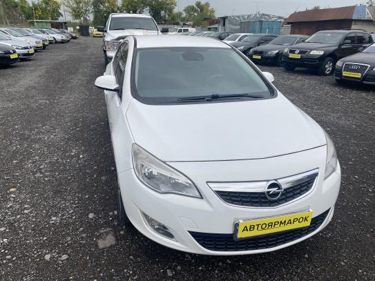 Opel Astra 2011г. в рассрочку