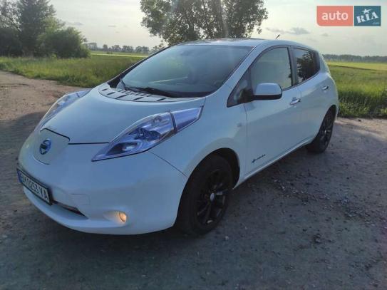 Nissan Leaf                            2011г. в рассрочку