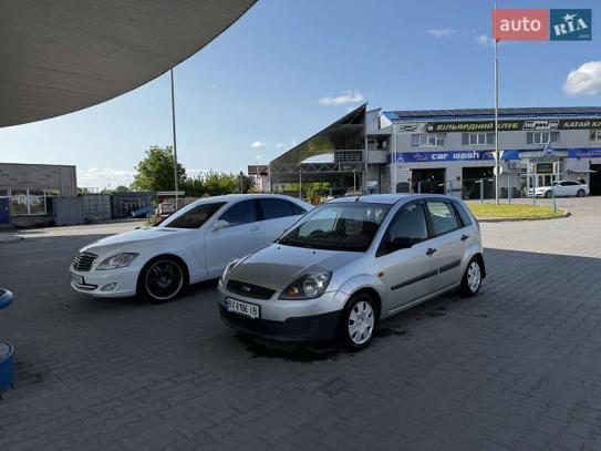 Ford Fiesta                          2007г. в рассрочку