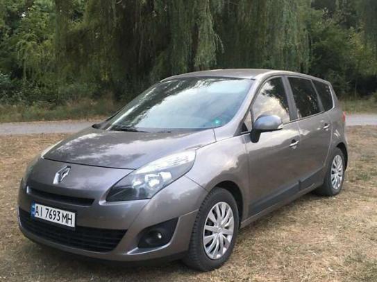 Renault Scenic 2009р. у розстрочку