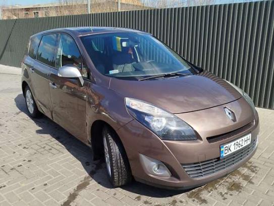 Renault Scenic                          2011г. в рассрочку