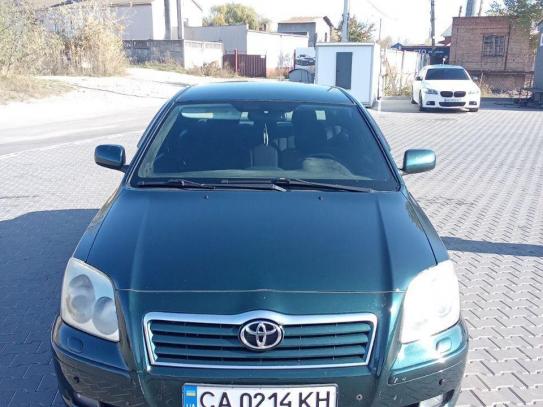 Toyota Avensis                         2004г. в рассрочку