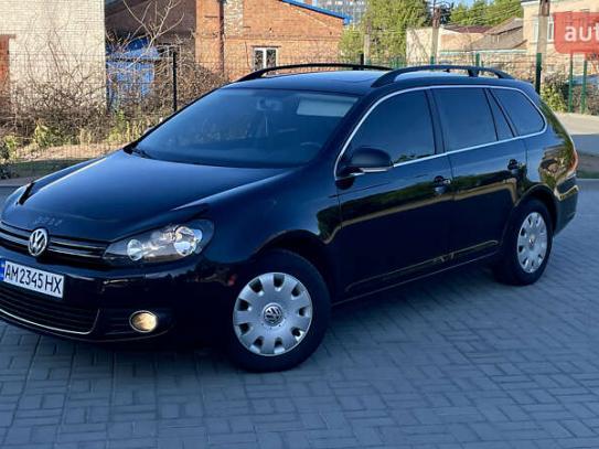 Volkswagen Golf                            2012г. в рассрочку
