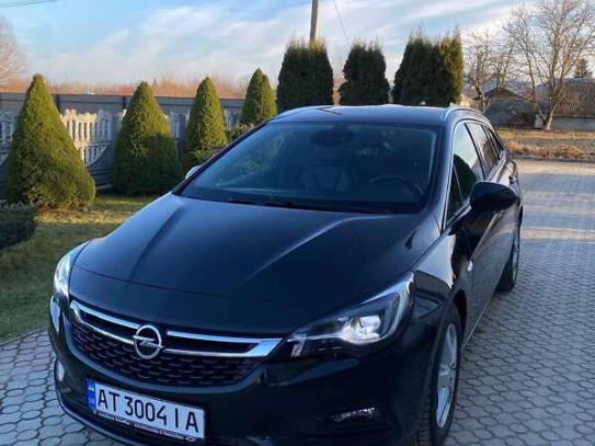 Opel Astra sports tourer 2016г. в рассрочку