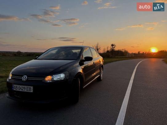 Volkswagen Polo                            2011г. в рассрочку