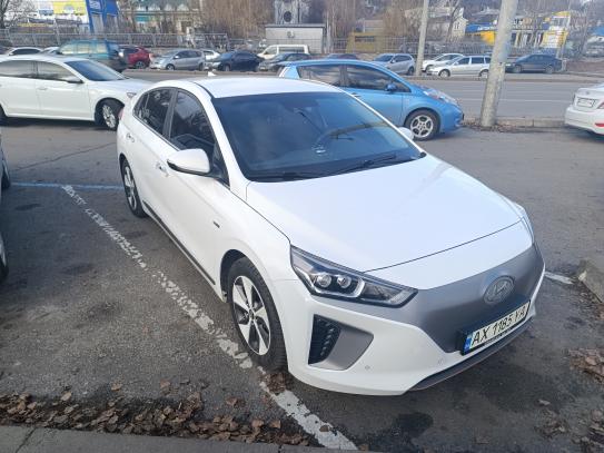 Hyundai Ioniq                           2016г. в рассрочку