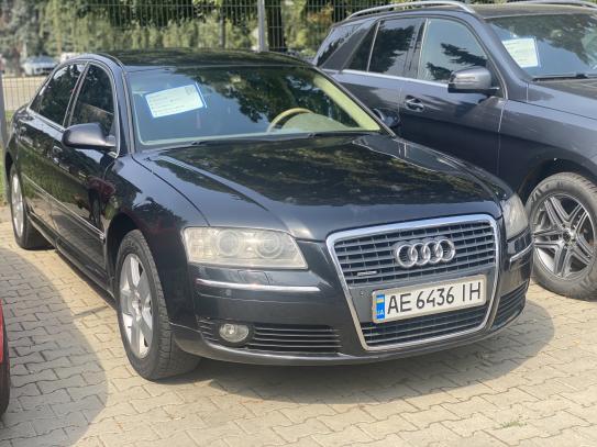 Audi A8 2005р. у розстрочку