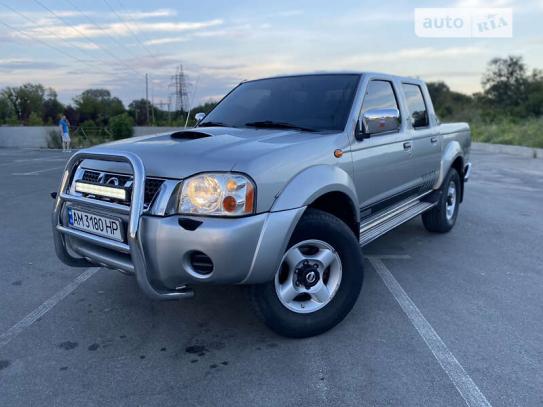 Nissan Navara 2002р. у розстрочку