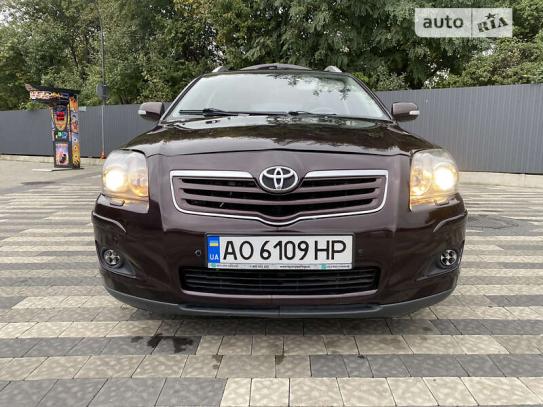 Toyota Avensis                         2006г. в рассрочку