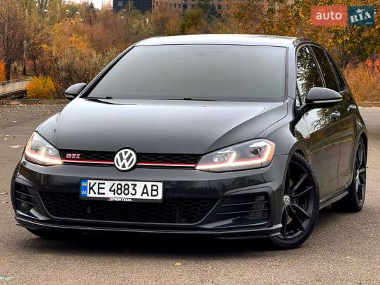 Volkswagen Golf gti 2019р. у розстрочку