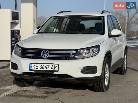 Volkswagen Tiguan
                          2016г. в рассрочку