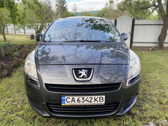 Peugeot 5008                            2009г. в рассрочку