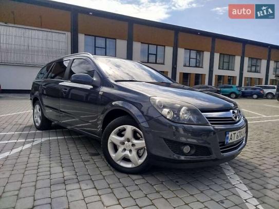 Opel Astra                           2009г. в рассрочку