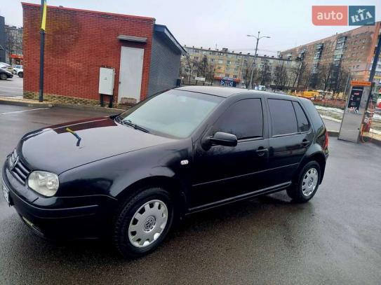 Volkswagen Golf                            2003г. в рассрочку