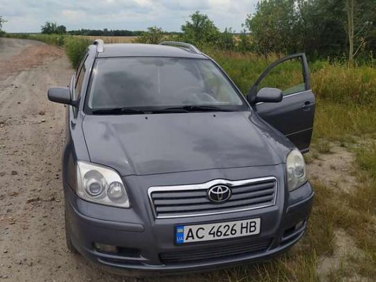 Toyota Avensis 2004г. в рассрочку