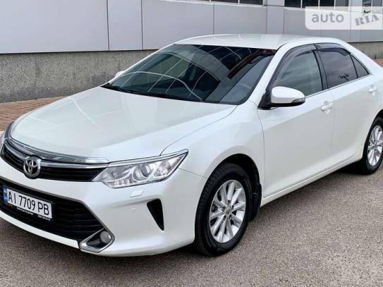 Toyota Camry 2016р. у розстрочку