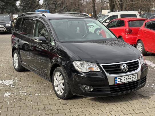 Volkswagen Touran
                          2010г. в рассрочку