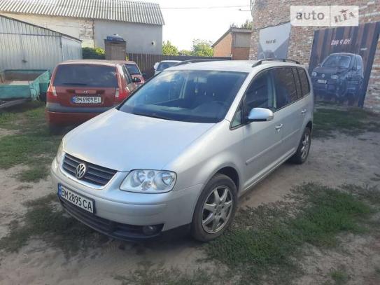 Volkswagen Touran 2004г. в рассрочку