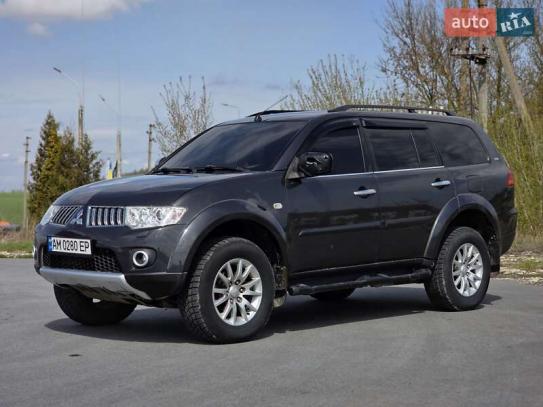 Mitsubishi Pajero sport                    2011г. в рассрочку
