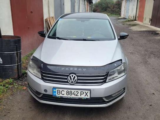 Volkswagen Passat 2011р. у розстрочку