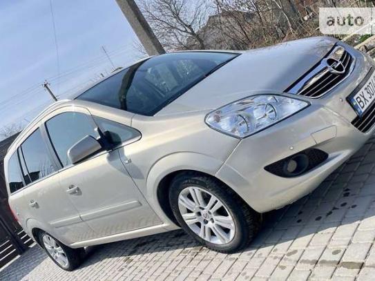Opel Zafira 2009р. у розстрочку
