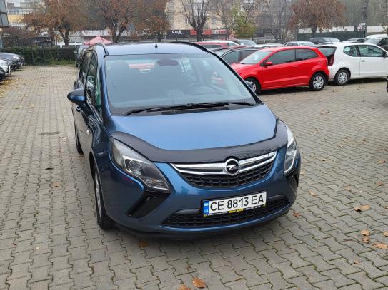 Opel Zafira                          2013г. в рассрочку