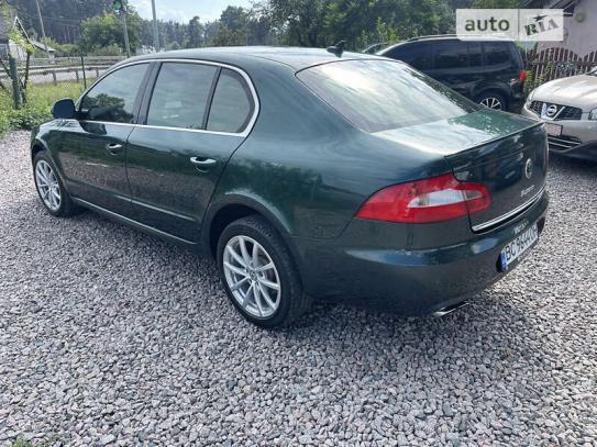 Skoda Superb 2010р. у розстрочку