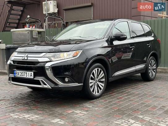 Mitsubishi Outlander 2019р. у розстрочку