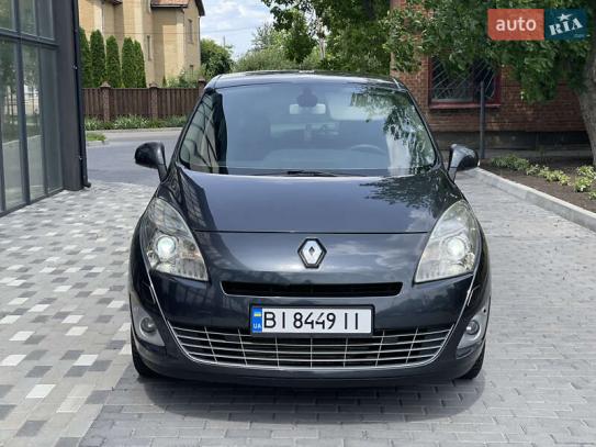 Renault Grand scenic                    2010г. в рассрочку