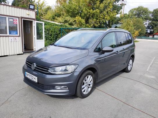 Volkswagen Touran 2017г. в рассрочку