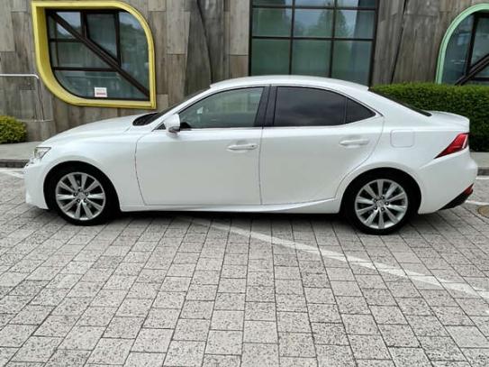 Lexus Is                              2013г. в рассрочку