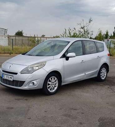 Renault Scenic 2011р. у розстрочку