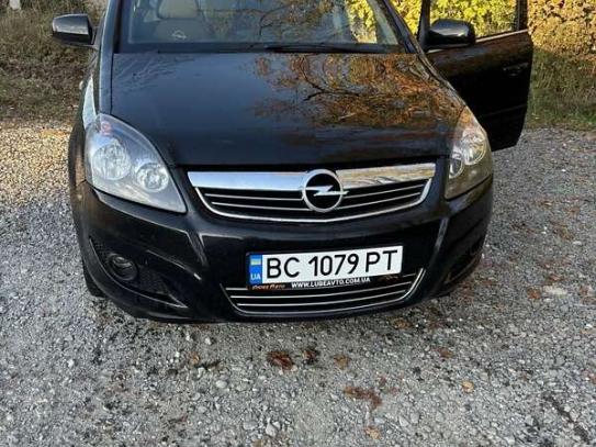 Opel Zafira 2011г. в рассрочку