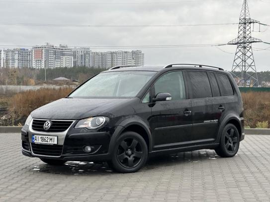 Volkswagen Touran 2008г. в рассрочку