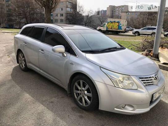 Toyota Avensis                         2010г. в рассрочку