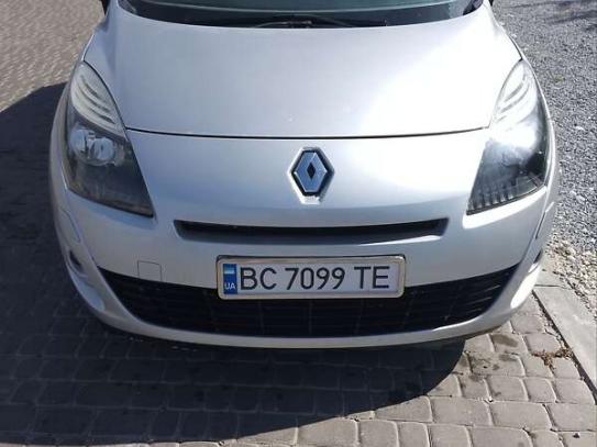 Renault Megane scenic 2011р. у розстрочку