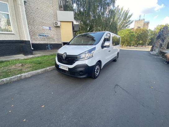 Renault Trafic 2017р. у розстрочку