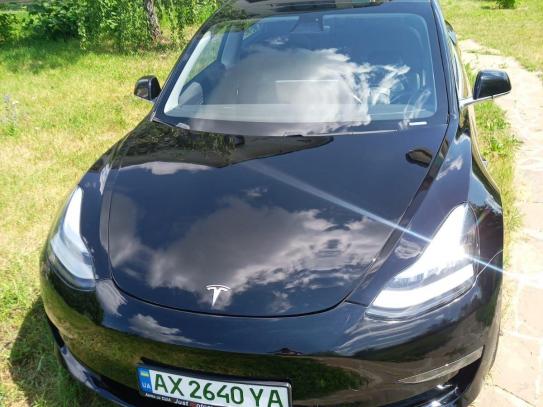 Tesla Model 3                         2018г. в рассрочку