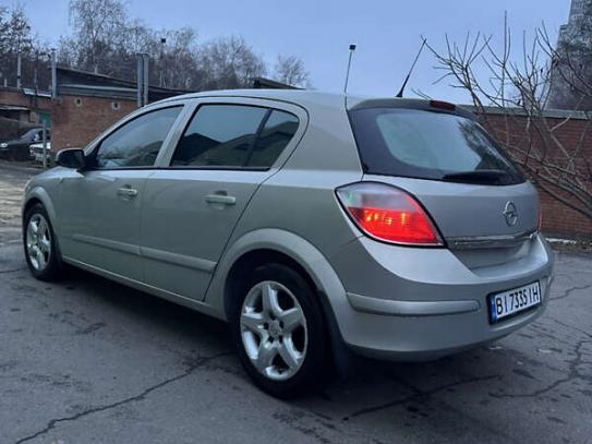 Opel Astra                           2006г. в рассрочку