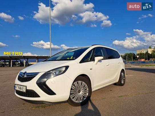 Opel Zafira tourer
                   2014г. в рассрочку