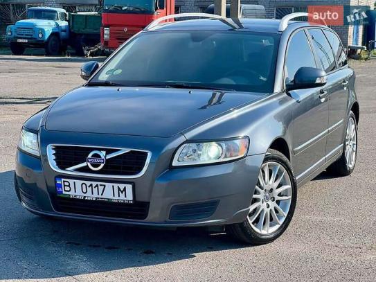 Volvo V50                             2011г. в рассрочку